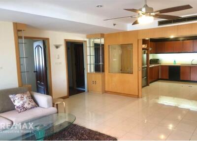 High-floor 2-bed condo with balcony