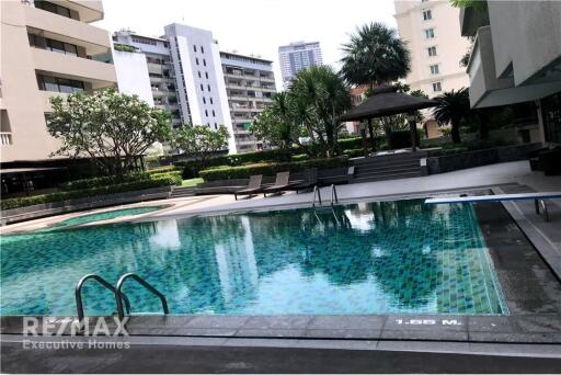 For Rent 4BR; Sukhumvit 24, High Ceilings.