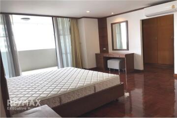 For Rent 4BR; Sukhumvit 24, High Ceilings.