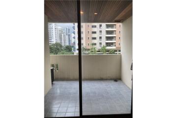 Room For Rent 3 Bed 3 Bath at Sukhumcit 23 Asok BTS