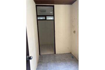 Room For Rent 3 Bed 3 Bath at Sukhumcit 23 Asok BTS