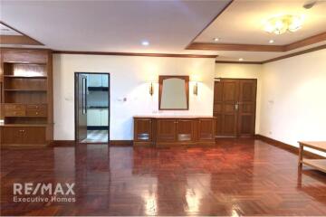 Room For Rent 3 Bed 3 Bath at Sukhumcit 23 Asok BTS