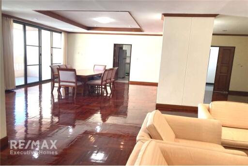 Room For Rent 3 Bed 3 Bath at Sukhumcit 23 Asok BTS