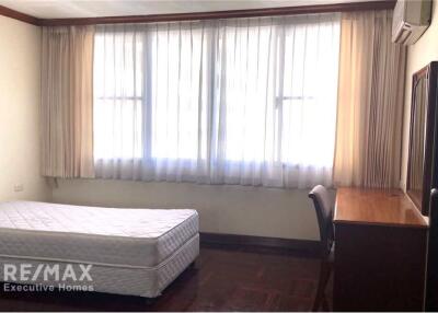 Room For Rent 3 Bed 3 Bath at Sukhumcit 23 Asok BTS