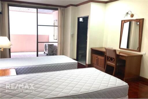 Room For Rent 3 Bed 3 Bath at Sukhumcit 23 Asok BTS