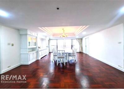 For Rent  3 Bed, 3 Bath, Sukhumvit 49 Brith Room