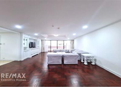 For Rent  3 Bed, 3 Bath, Sukhumvit 49 Brith Room