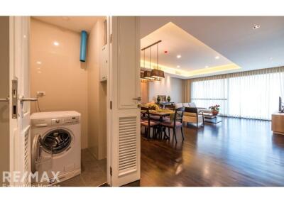 Available ! 2 Bedrooms in Low rise apartment in Ruamrudee next to Lumphini Park