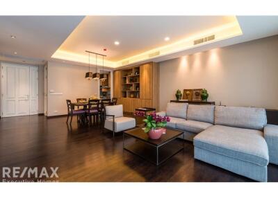 Available ! 2 Bedrooms in Low rise apartment in Ruamrudee next to Lumphini Park