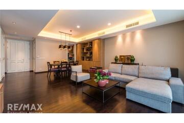 Spacious 2 Bedroom Condo with Park Views in Ruamrudee