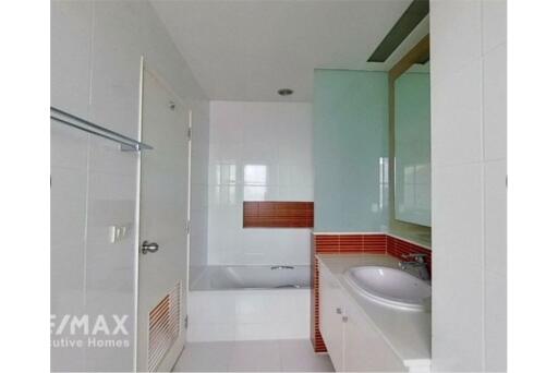 !! Family Friendly - Spacious unit 3 bedrooms - Secured compound - Baan Suan Plu