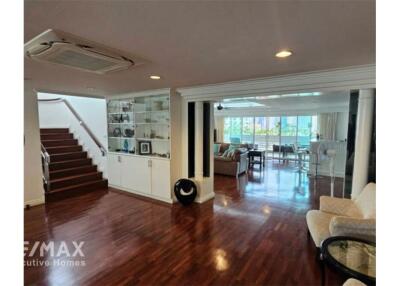 Pet Friendly - Penthouse 4 Bedrooms - High rise apartment - Asoke