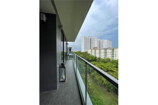 Under Market Price !!  Foreign Quota - 3+1 Bed with Balcony - Stunning Canal View -  Park Court Sukhumvit 77.