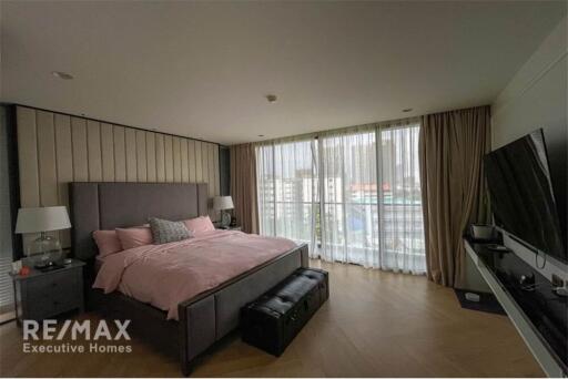 Under Market Price !!  Foreign Quota - 3+1 Bed with Balcony - Stunning Canal View -  Park Court Sukhumvit 77.