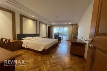 Newly Renovated 3 Bedroom Pet-Friendly Apartment Near BTS Nana!