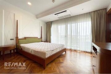 Newly Renovated 3 Bedroom Pet-Friendly Apartment Near BTS Nana!