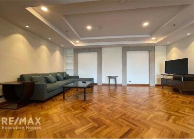 Newly Renovated 3 Bedroom Pet-Friendly Apartment Near BTS Nana!