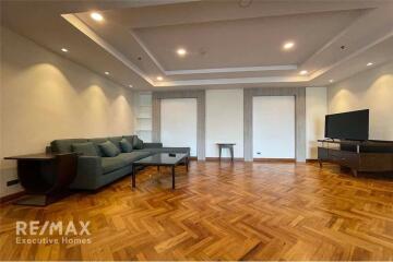 Newly Renovated 3 Bedroom Pet-Friendly Apartment Near BTS Nana!