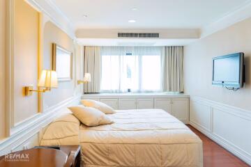 Available ! Stunning - Penthouse 4 Bedrooms on top floor Serviced apartment Sukhumvit 10.