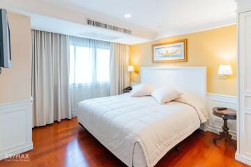 Available ! Stunning - Penthouse 4 Bedrooms on top floor Serviced apartment Sukhumvit 10.