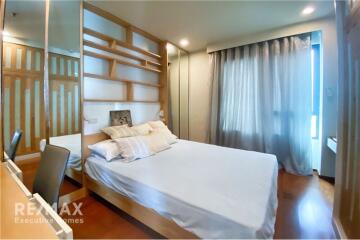 Condo for rent High-floor 3+1 bedrooms unit at The Parco Condominium