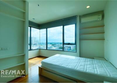 Condo for rent High-floor 3+1 bedrooms unit at The Parco Condominium