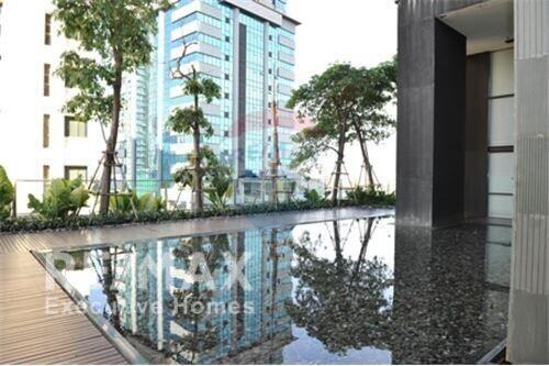 Newly Renovated 2 Bedrooms with balcony on 19 floor at - The Met - For Rent