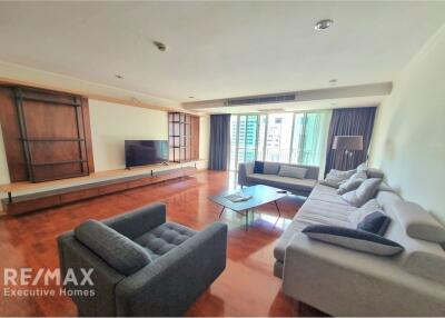 Penthouse Duplex for Rent: Pet-Friendly & Steps Away from BTS Phrom Phong