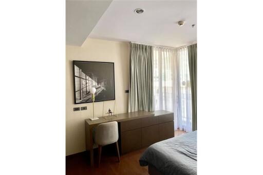 For Rent : Newly renovated 2 Bedrooms, Corner unit at Hudson Sathorn 7