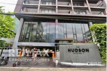 For Rent : Newly renovated 2 Bedrooms, Corner unit at Hudson Sathorn 7