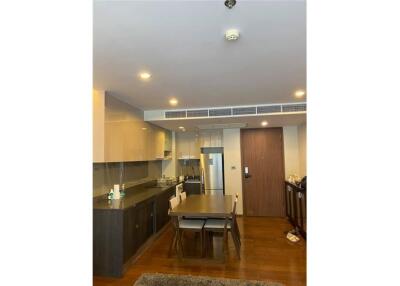 For Rent : Newly renovated 2 Bedrooms, Corner unit at Hudson Sathorn 7