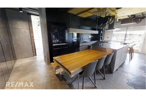 Loft-Style Unit: 3 Beds, 3 Baths with Smart Features at The Clover, Thonglor