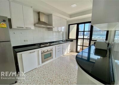 For Rent: Pet friendly apartment 3 Bedrooms in Asoke-Nana