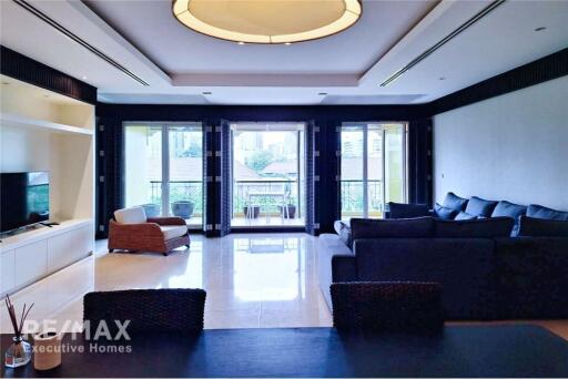 For Rent: Newly renovated 3 Bedrooms Overlook garden and swimming pool With balcony at Supreme Garden