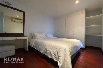 Newly Renovated 2-Bed Condo on High Floor at Newton Tower Condominium, Steps from BTS Nana!