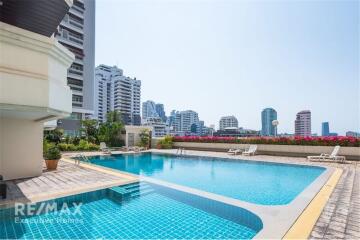 Newly Renovated 2-Bed Condo on High Floor at Newton Tower Condominium, Steps from BTS Nana!