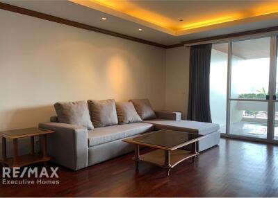 Newly Renovated 2-Bed Condo on High Floor at Newton Tower Condominium, Steps from BTS Nana!