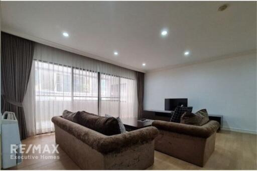 Pet-Friendly and Spacious 3-Bedroom Apartment in Sukhumvit Soi 31