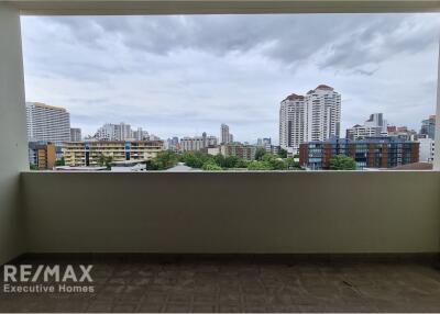 For rent pet friendly 3 bedrooms apartment in Sukhumvit 53 BTS Thonglor