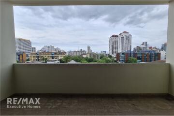 For rent pet friendly 3 bedrooms apartment in Sukhumvit 53 BTS Thonglor