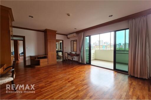 For rent pet friendly 3 bedrooms apartment in Sukhumvit 53 BTS Thonglor