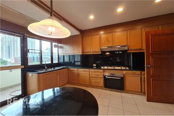 For rent pet friendly 3 bedrooms apartment in Sukhumvit 53 BTS Thonglor