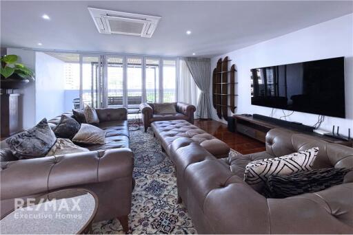 Exceptional 3-Bedroom Newly Renovated Unit in Prime Mansion One: Luxurious Living at Its Finest