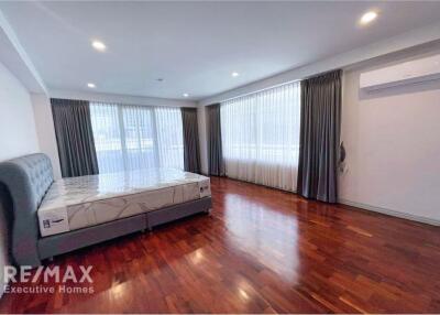 Unfurnished 4 bedrooms for rent in Thonglor