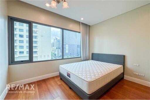 For Rent : Bright Sukhumvit 24 -  Modern 2 Bedroom  in the Heart of Sukhumvit