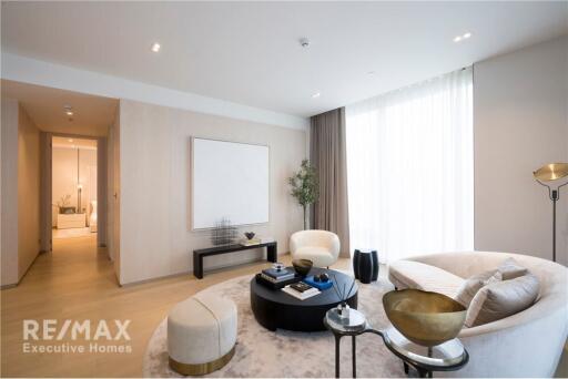 Exquisite 2-Bed Condo  The Stand Thonglor  Pet-Friendly  BTS Proximity"