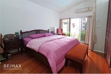 NEW PRICE  4-Bedroom Duplex Penthouse  Prime Location near BTS Phrom Phong and Emporium