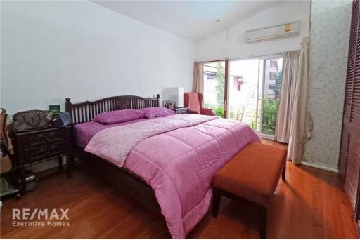 Exquisite 4-Bedroom Duplex Penthouse  Prime Location near BTS Phrom Phong and Emporium