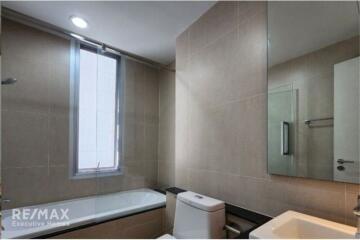 CAT-Friendly Modern 2-Bed, 2-Bath Low-Rise Apartment near Emporium & BTS Phrom Phong