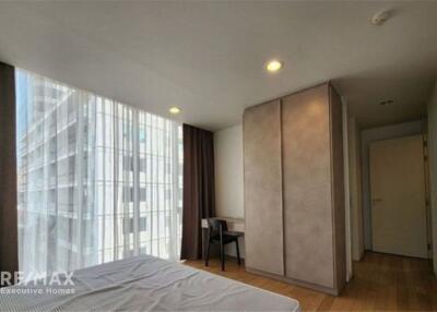 CAT-Friendly Modern 2-Bed, 2-Bath Low-Rise Apartment near Emporium & BTS Phrom Phong